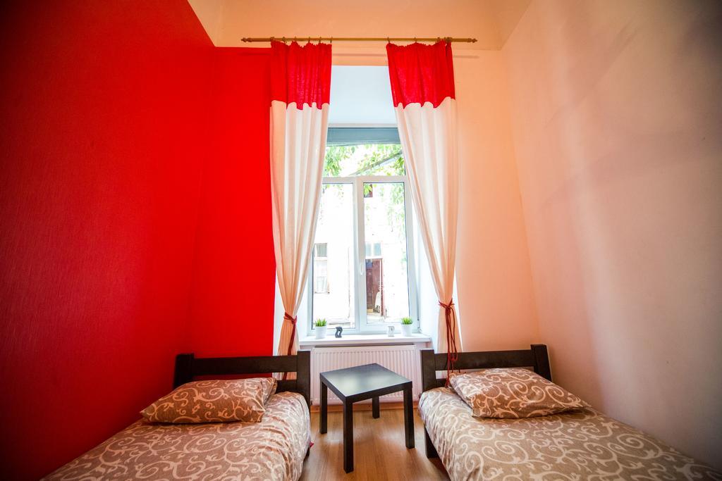Chemodan Hostel Odessa Ngoại thất bức ảnh