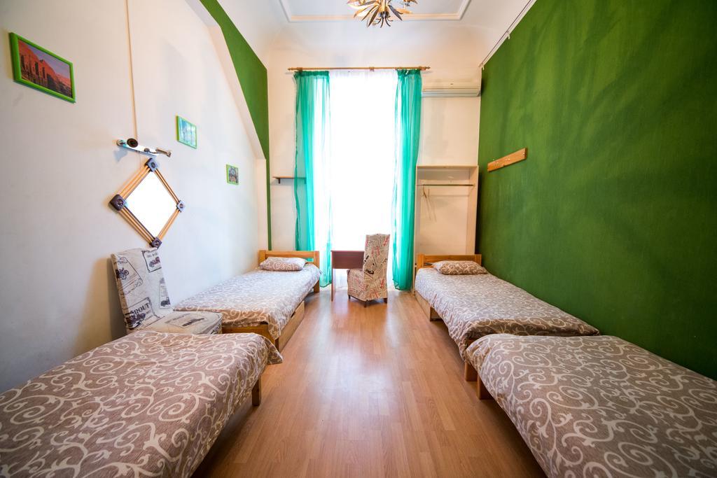 Chemodan Hostel Odessa Ngoại thất bức ảnh