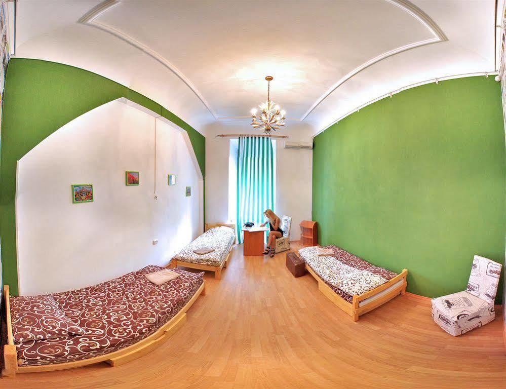 Chemodan Hostel Odessa Ngoại thất bức ảnh
